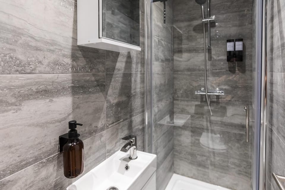 Shower, Bathroom