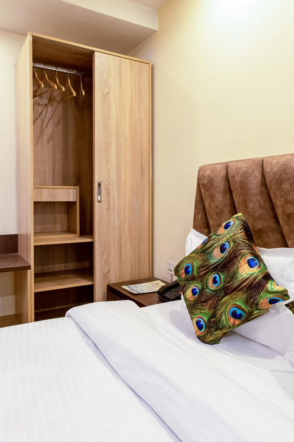 Bed, Photo of the whole room, Bedroom, wardrobe