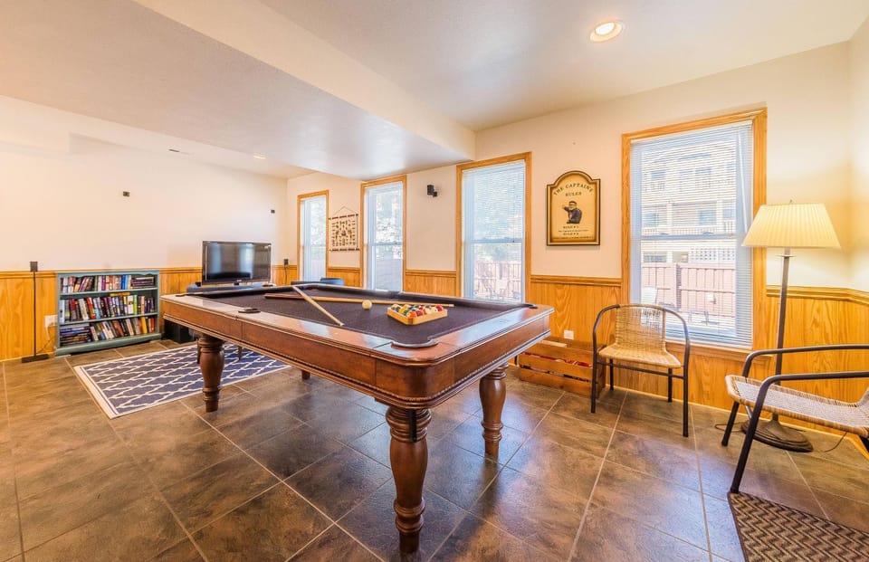 Shore Beats Work II - Corolla, Ocean Sands, 525 Yds to Beach, Oceanside, Pool, Pool Table, Flex Stays House in Corolla