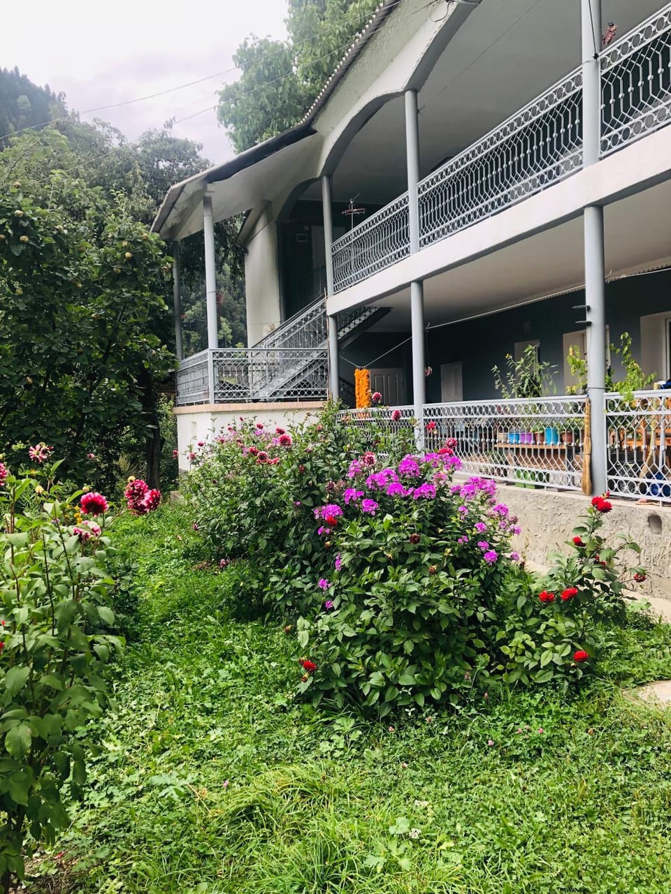 Property building, Spring, Garden, Balcony/Terrace