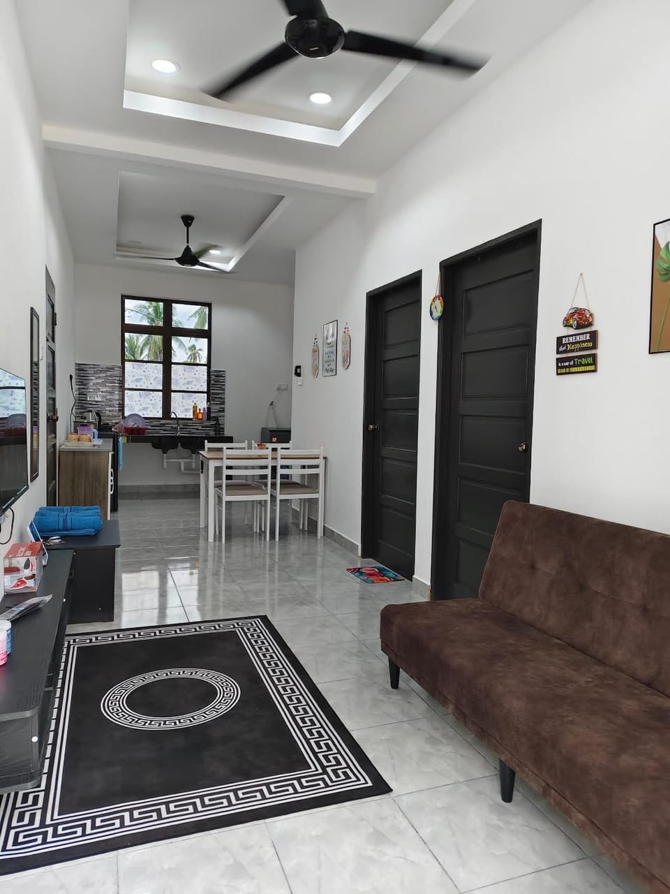 Living room, Seating area, Dining area