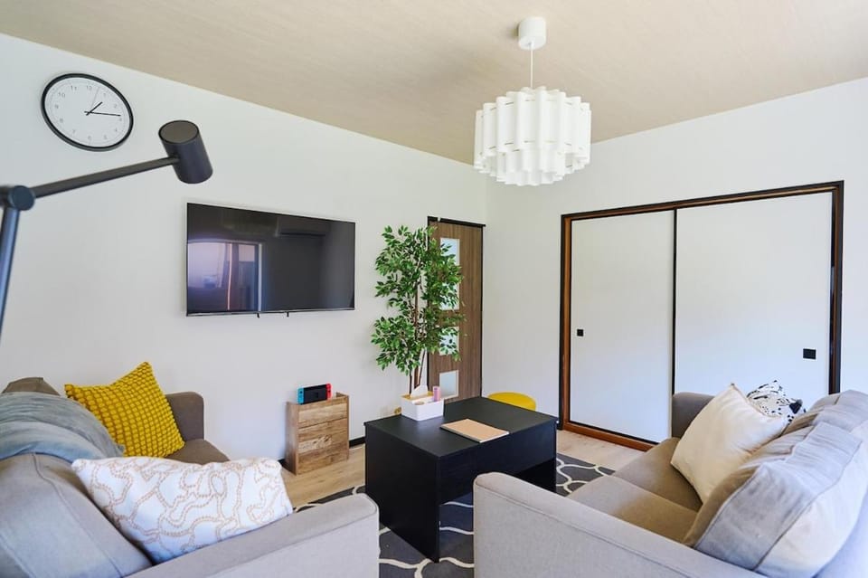 TV and multimedia, Living room, Photo of the whole room, Seating area