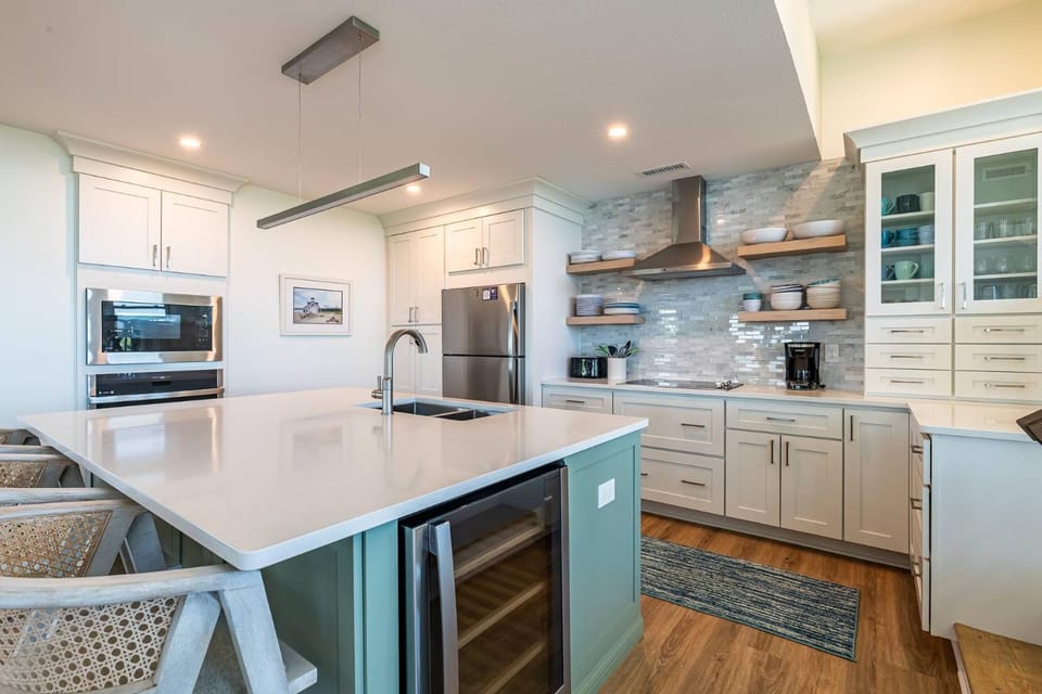 Shore-ly Blessed - Corolla, Whalehead, 900 Ft to Beach, Pool, Hot Tub, Ocean Views, Pets OK, Dog Run Area House in Corolla
