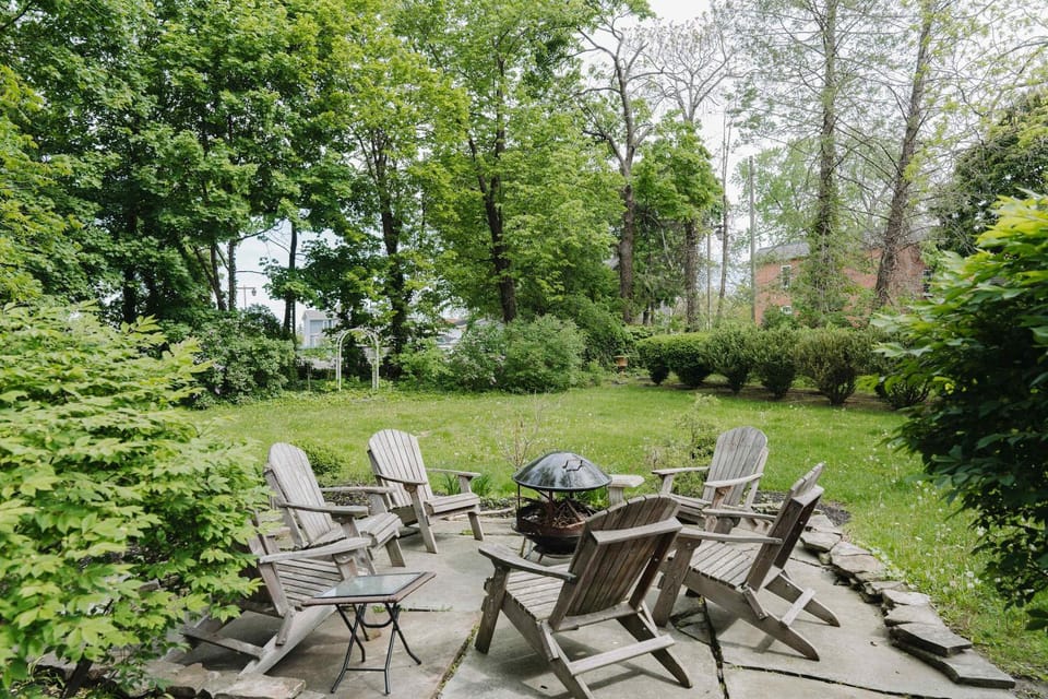 Historic 98 Fire Pit Game Room & Dog Friendly House in Geneva