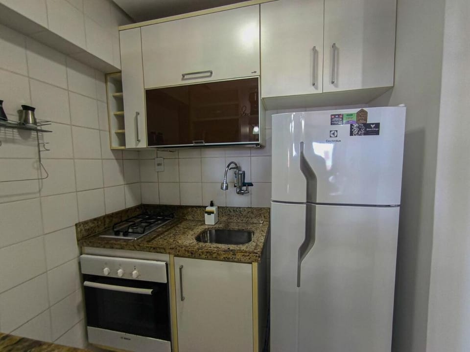 Quarto e Sala completo com Cozinha, Ar condicionado, Wifi e Camareira Apartment in Salvador