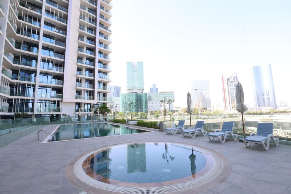 Sea View 1BR in Maryah Vista near Cleveland Apartment in Abu Dhabi