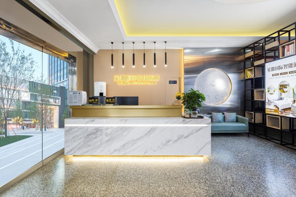 Lounge or bar, Seating area