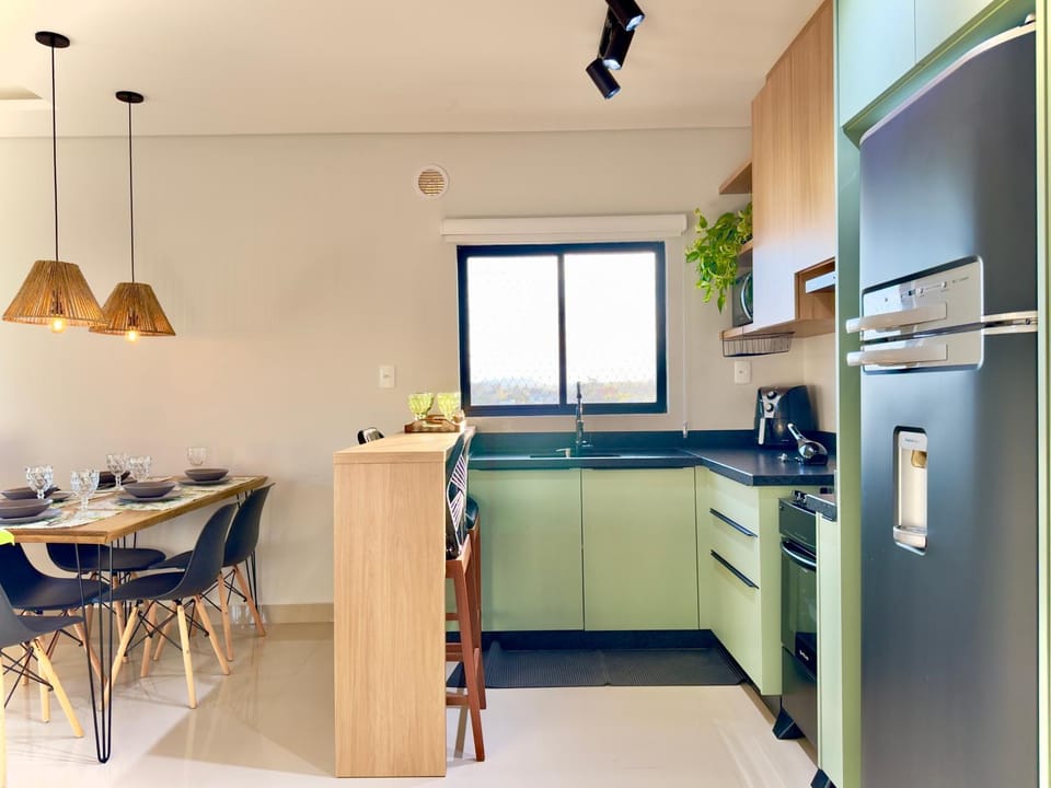 Kitchen or kitchenette, Dining area, oven, stove