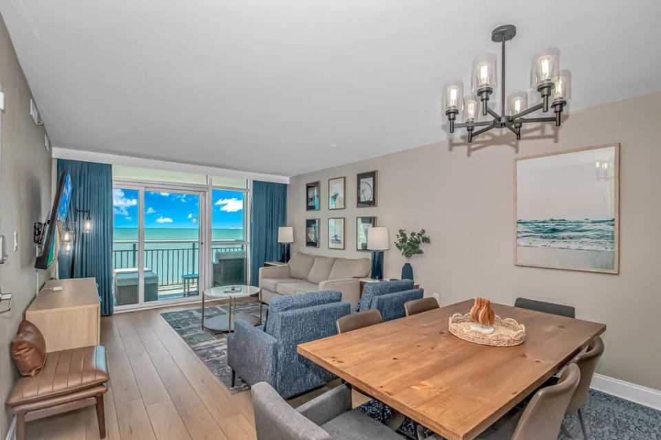 1BR Direct Ocean Front Suite Newly Renovated House in Myrtle Beach
