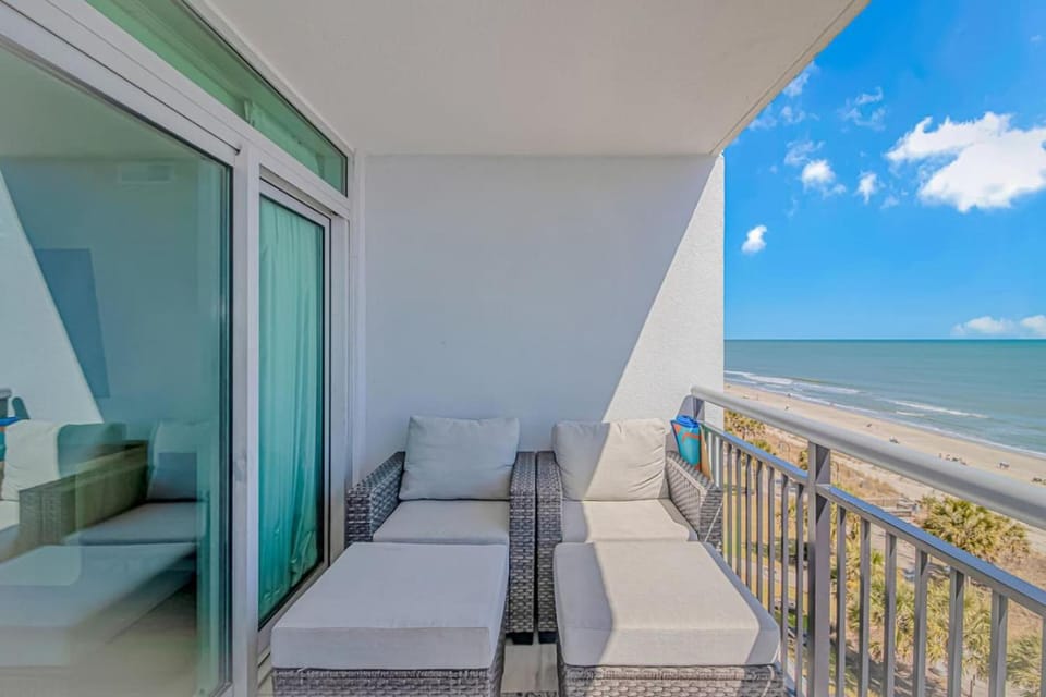 1BR Direct Ocean Front Suite Newly Renovated House in Myrtle Beach