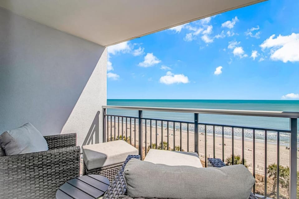 Direct Ocean Front Studio Newly Renovated House in Myrtle Beach