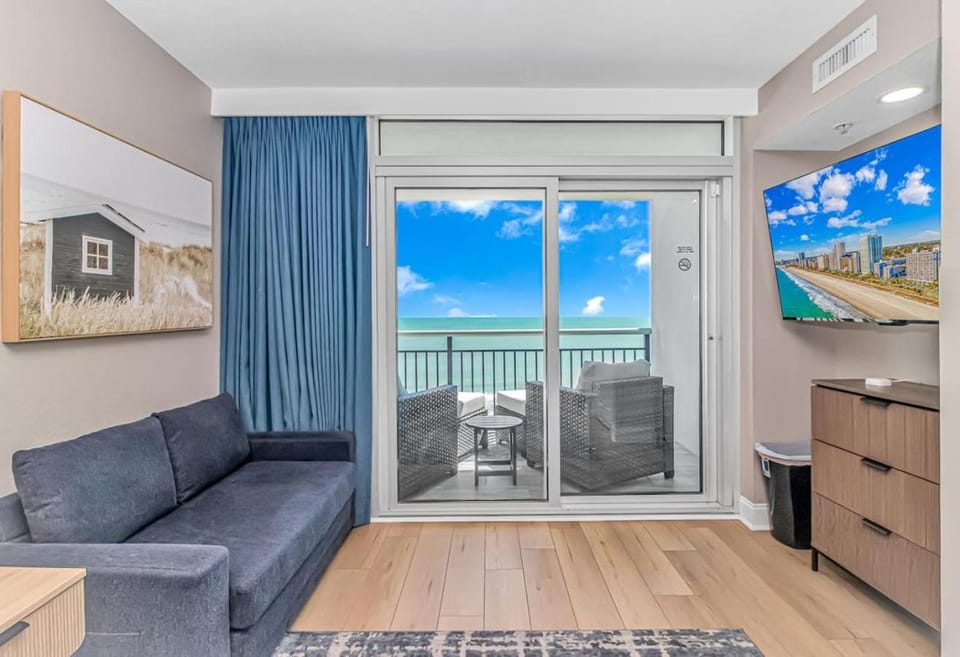 Direct Ocean Front Studio Newly Renovated House in Myrtle Beach