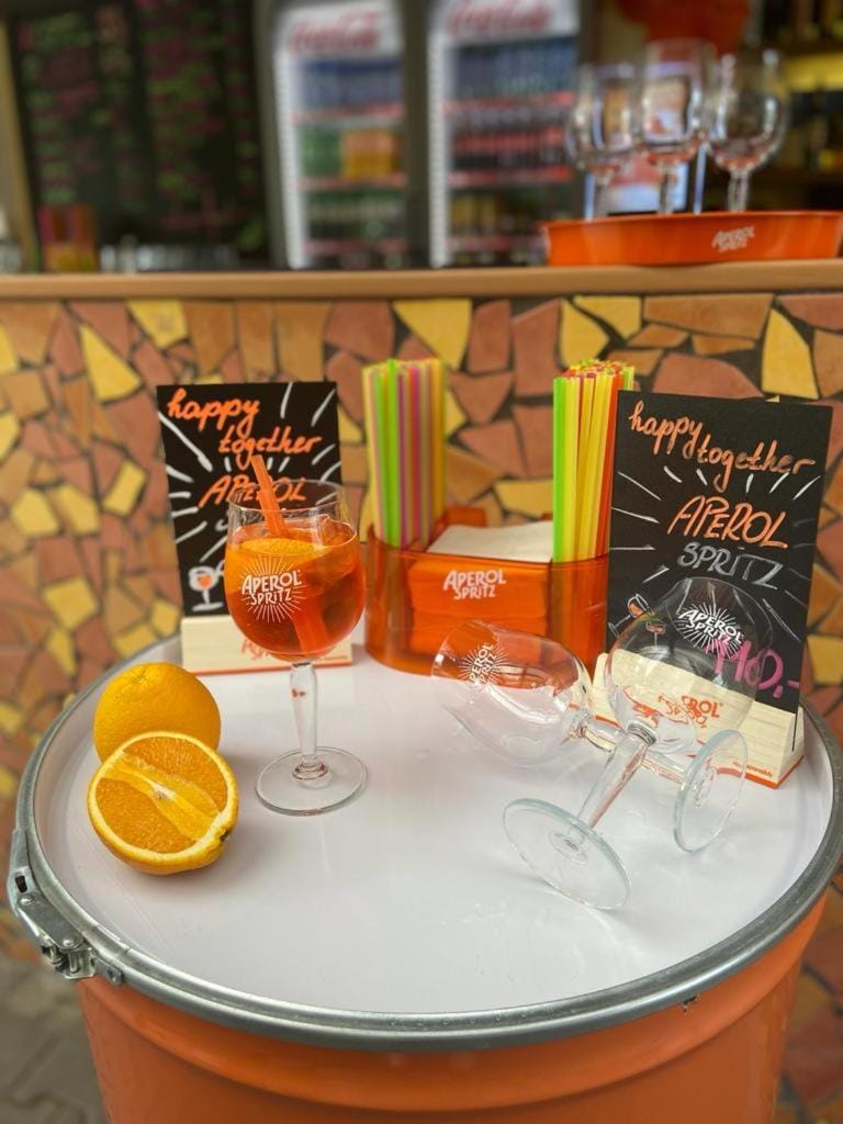 Lounge or bar, Alcoholic drinks