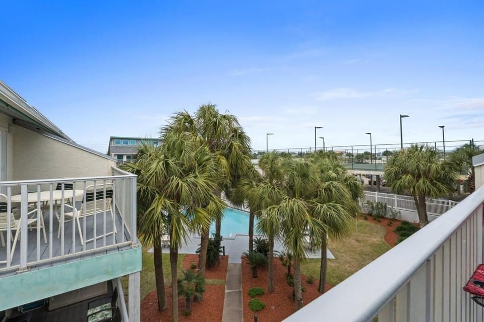 Balcony/Terrace, Pool view, Swimming pool