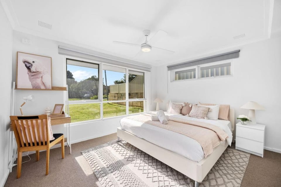 Nature lovers stay in Kelmscott House in Kelmscott