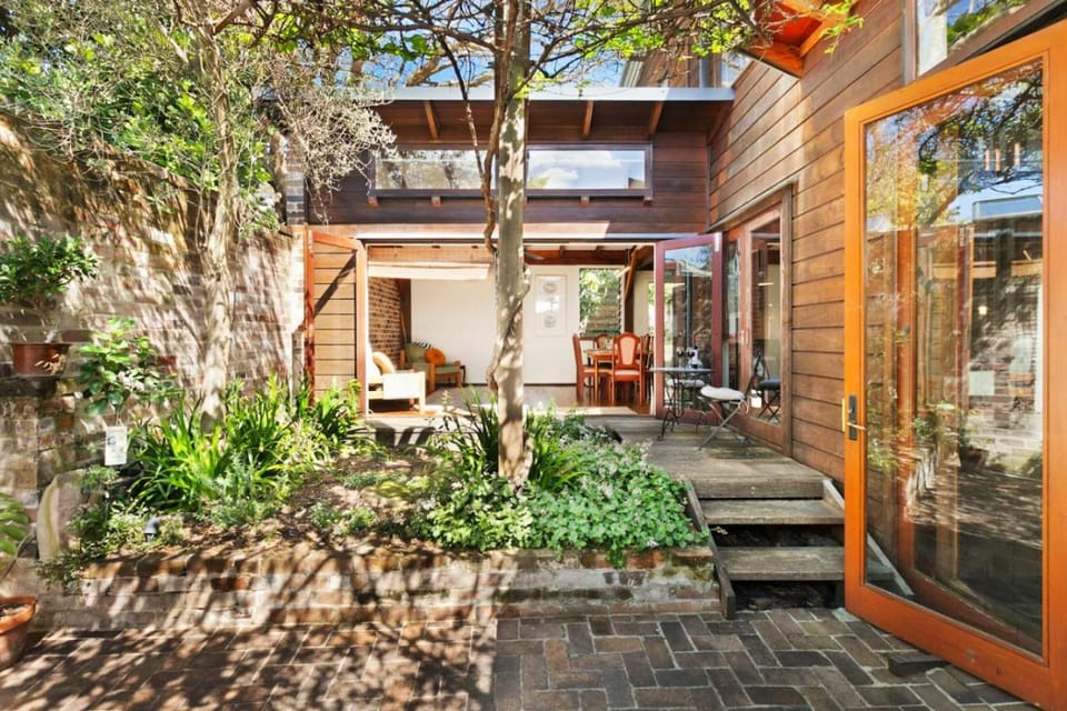 Historic Inner-West Oasis Close to Newtown House in Sydney