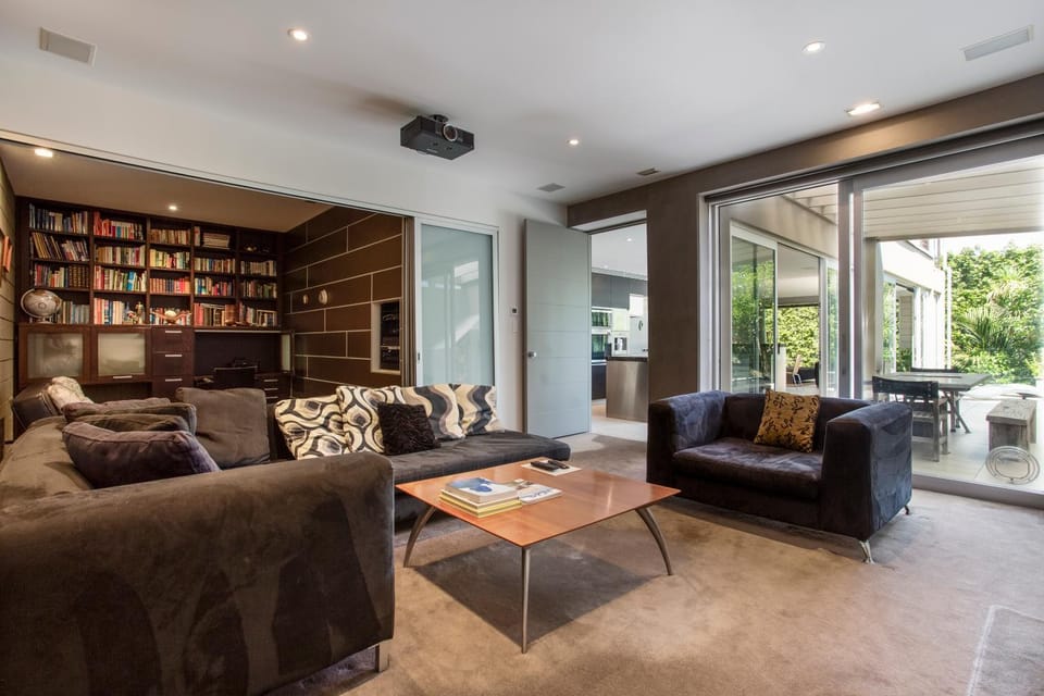 Communal lounge/ TV room, TV and multimedia