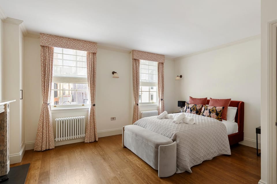 Bed, Photo of the whole room, Bedroom, internet