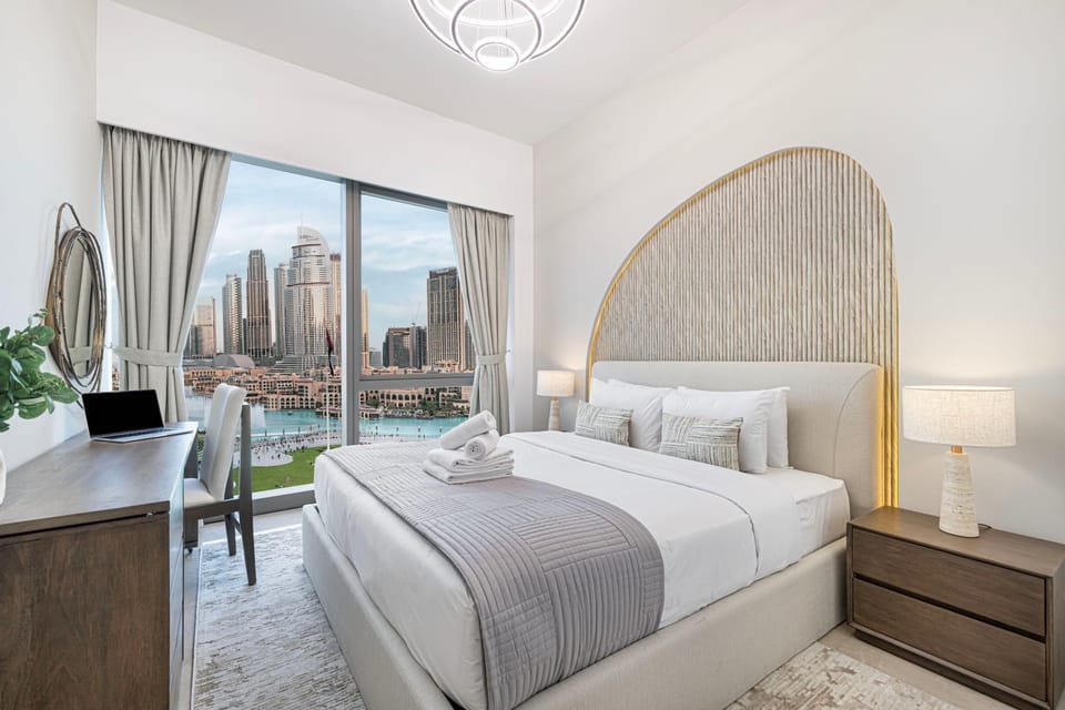 Bed, Photo of the whole room, Bedroom, City view