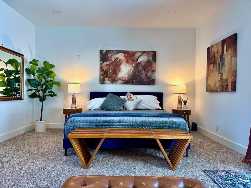 Pool Remodeled 4 Bedroom Carmichael Home House in Arden-Arcade