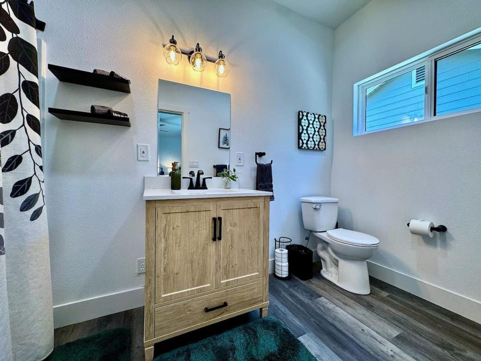 Pool Remodeled 4 Bedroom Carmichael Home House in Arden-Arcade