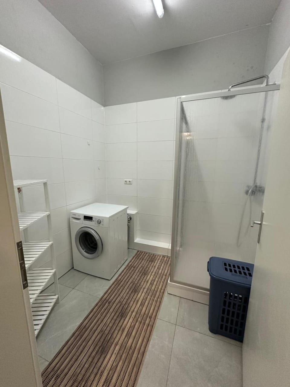 Shower, Bathroom, washing machine