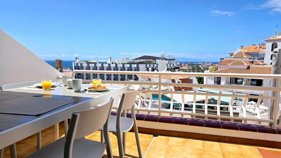 Apartament Amazing Ocean View with heated swimming pool Apartment in Los Cristianos