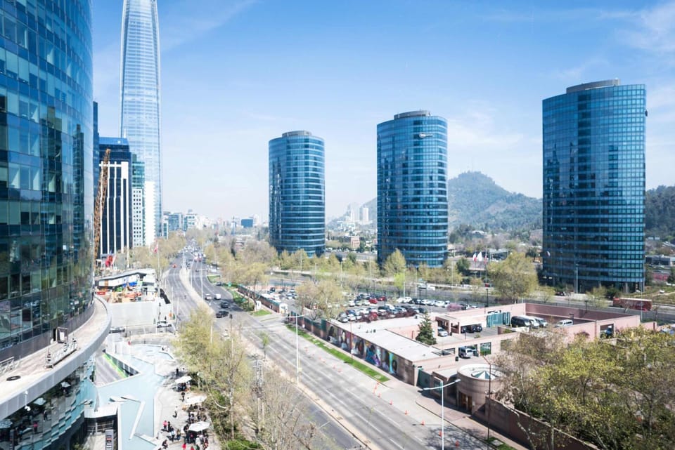 Chic 2BR Retreat in Vitacura Perfect for 5 Steps from Everything Apartment in Providencia
