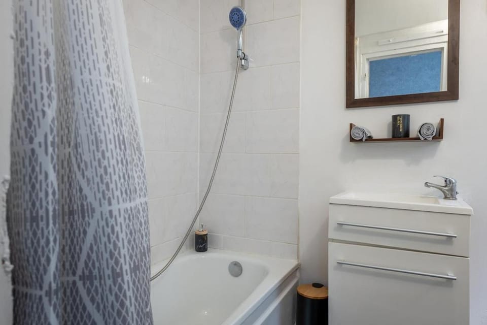 Bathroom, Bath
