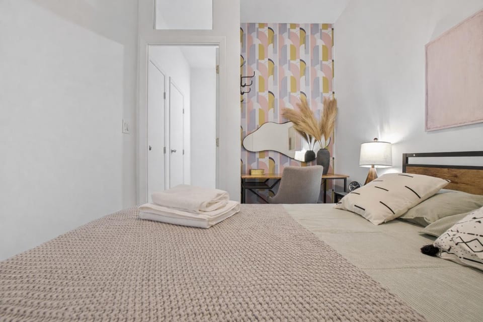 2 BD Tranquil Unit close to Central Park Apartment in Harlem