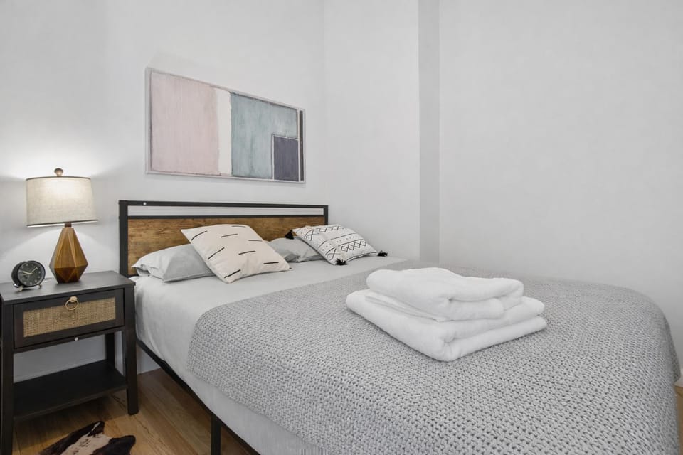 2 BD Tranquil Unit close to Central Park Apartment in Harlem