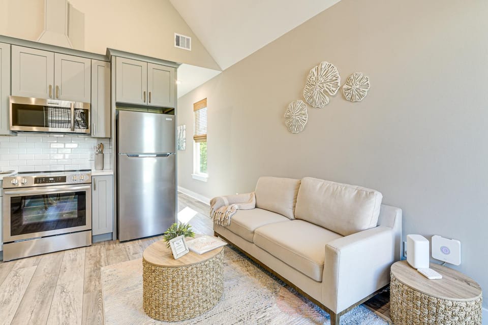 1 Mi to Galveston Beach, Seawall: New Tiny Home! House in Galveston Island
