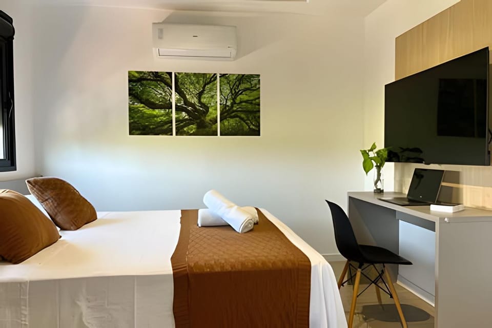 Bed, Photo of the whole room, Bedroom, air conditioner