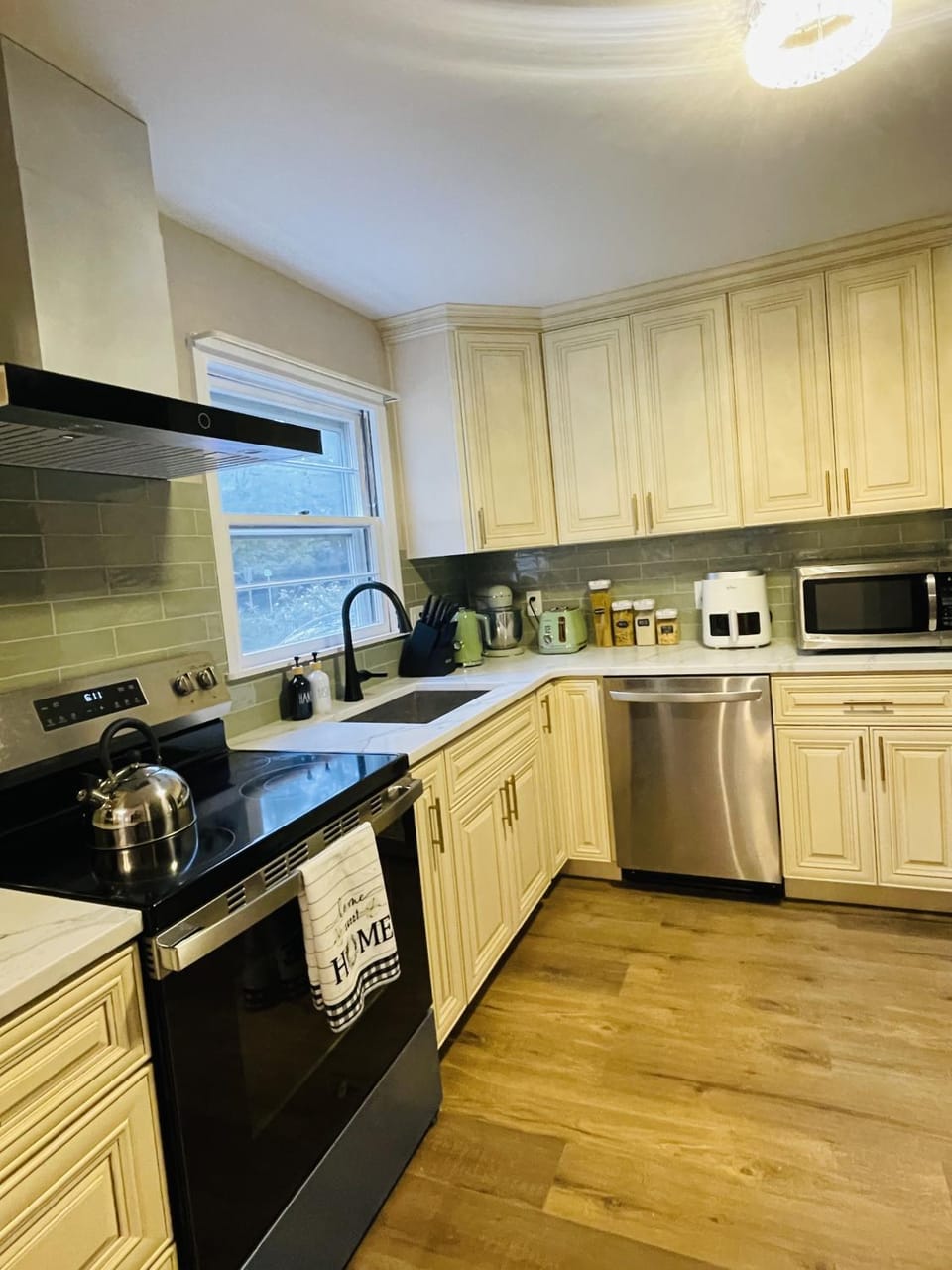 Kitchen or kitchenette, dishwasher, minibar, oven, pet friendly, stove, toaster