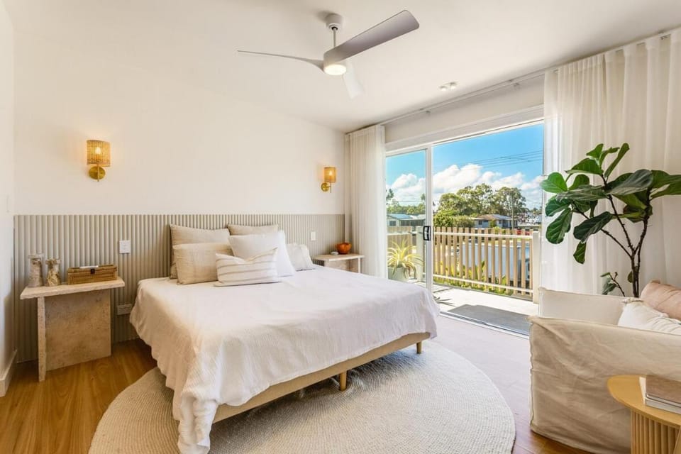 Luxury Dream Home Away From Home&heated pool Villa in Deception Bay