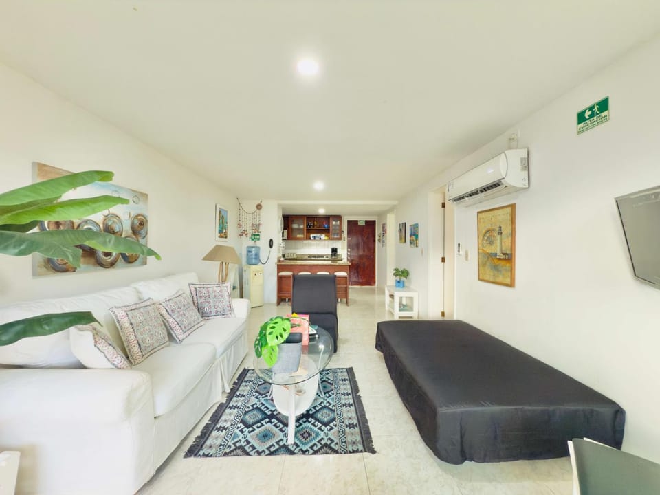 Living room, Seating area, air conditioner