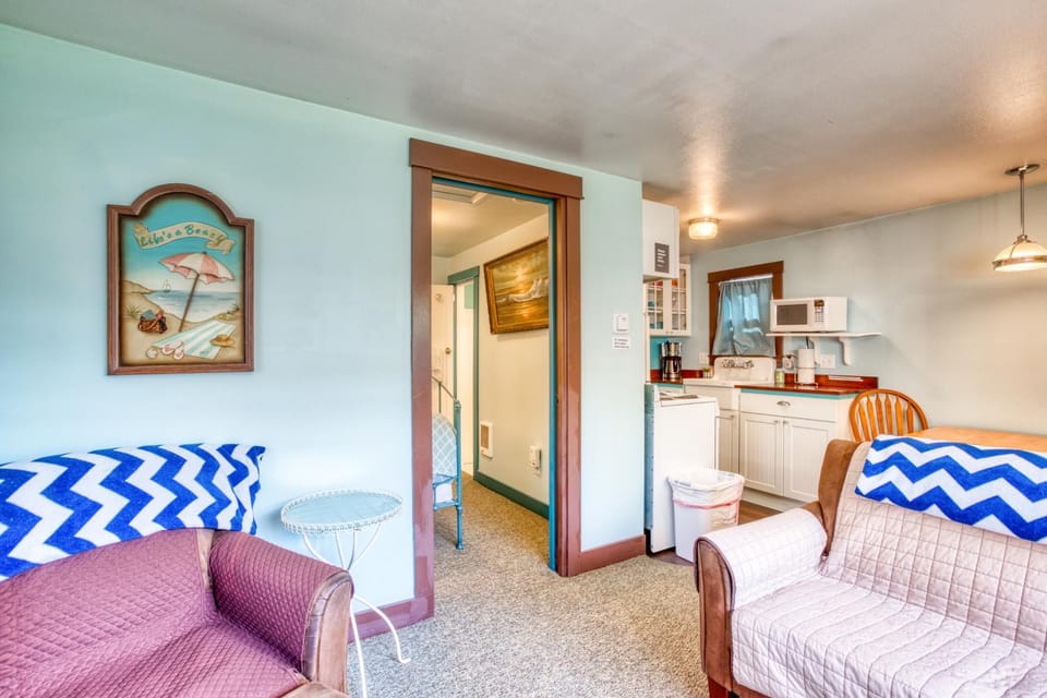 Hidden Villa Cottage #4 - The Ocean Cottage House in Tolovana Park