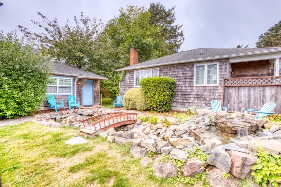 Hidden Villa Cottage #4 - The Ocean Cottage House in Tolovana Park