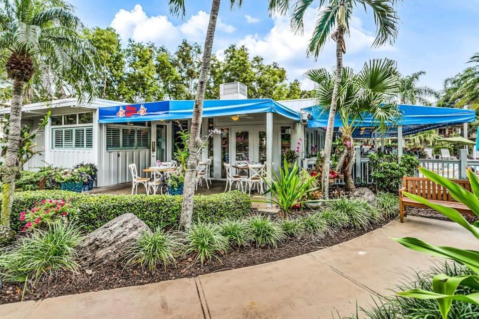 Sandy Shores House in Naples