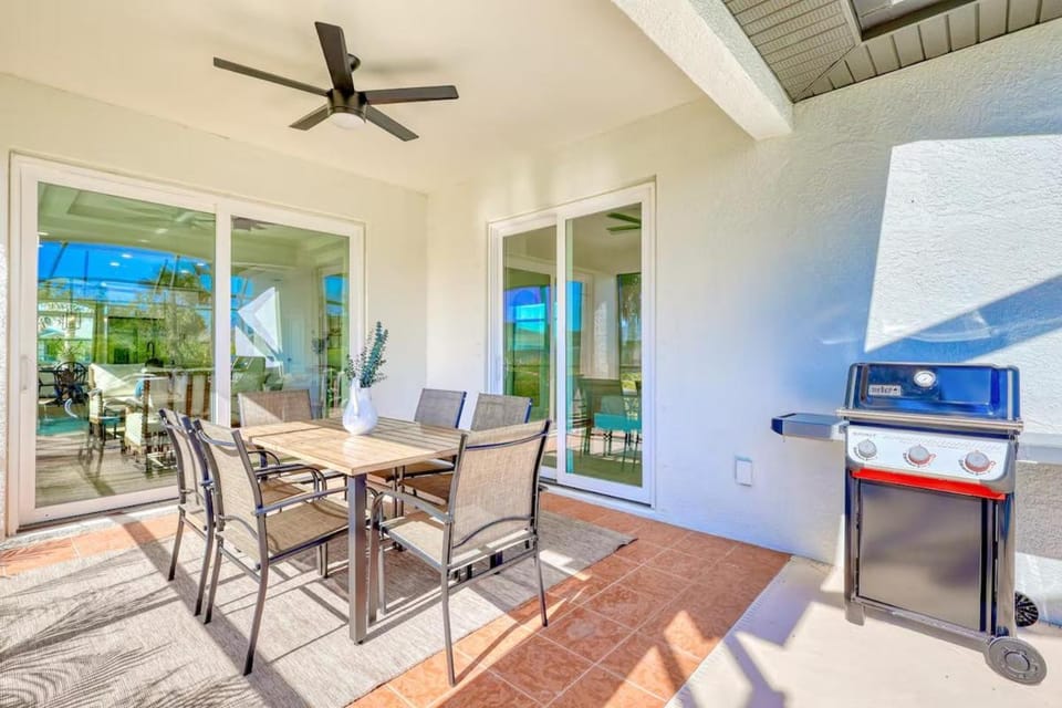 New Modern Tuscan Villa Beach 10 Min Heated Pool Luxury Villa in Rotonda West