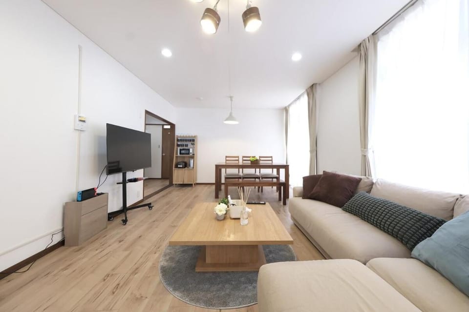 Communal lounge/ TV room, Living room, Dining area