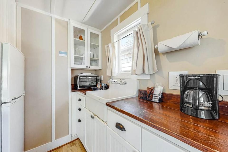 Hidden Villa Cottage #2 - The Shell Cottage House in Tolovana Park