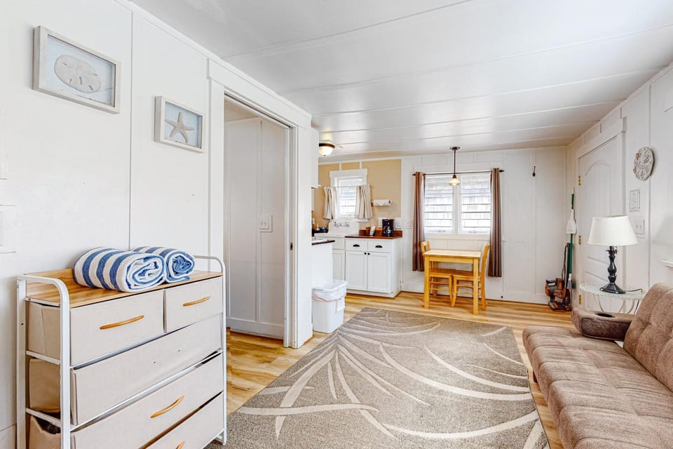 Hidden Villa Cottage #2 - The Shell Cottage House in Tolovana Park