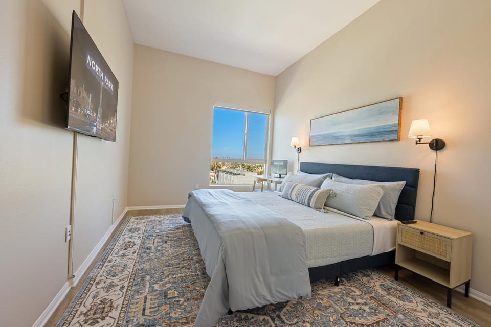 Luxury Living in N Park, 2BR, King Beds, Parking Apartment in San Diego