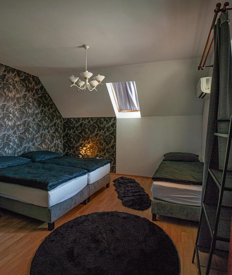 Sunrise Budapest Airport - Free Parking - 120 sqm Apartment in Budapest