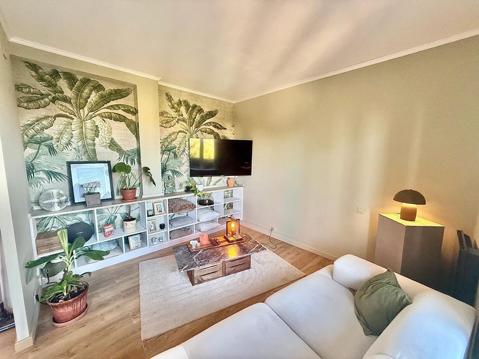 Communal lounge/ TV room, TV and multimedia, Living room