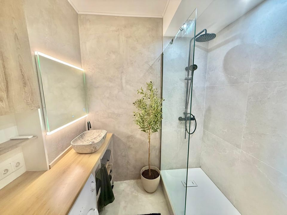Shower, Bathroom