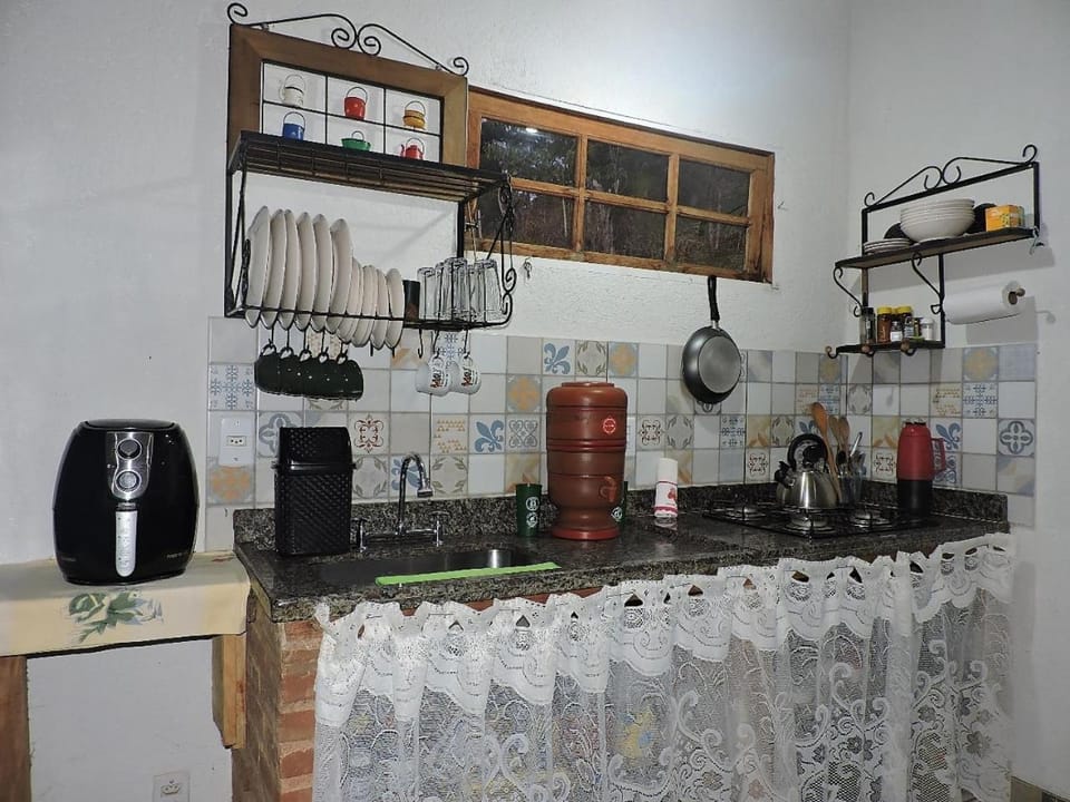 Kitchen or kitchenette, pet friendly, stove