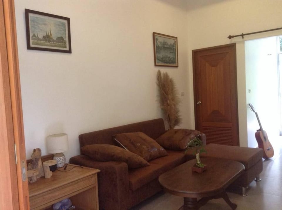 Living room, Decorative detail