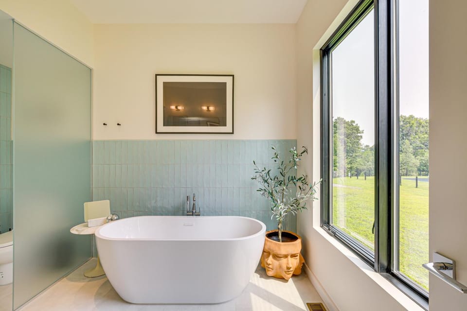 Hudson Valley Summer Escape w/ Pool & Fire Pit House in Connecticut